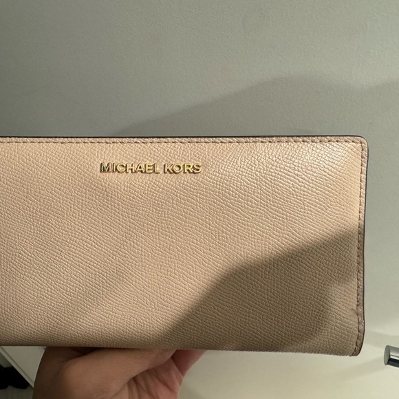 Michael KORS wallet super cute pink - Picture 1 of 1